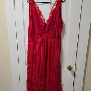 Elegant Red Lace Nightgown 017
